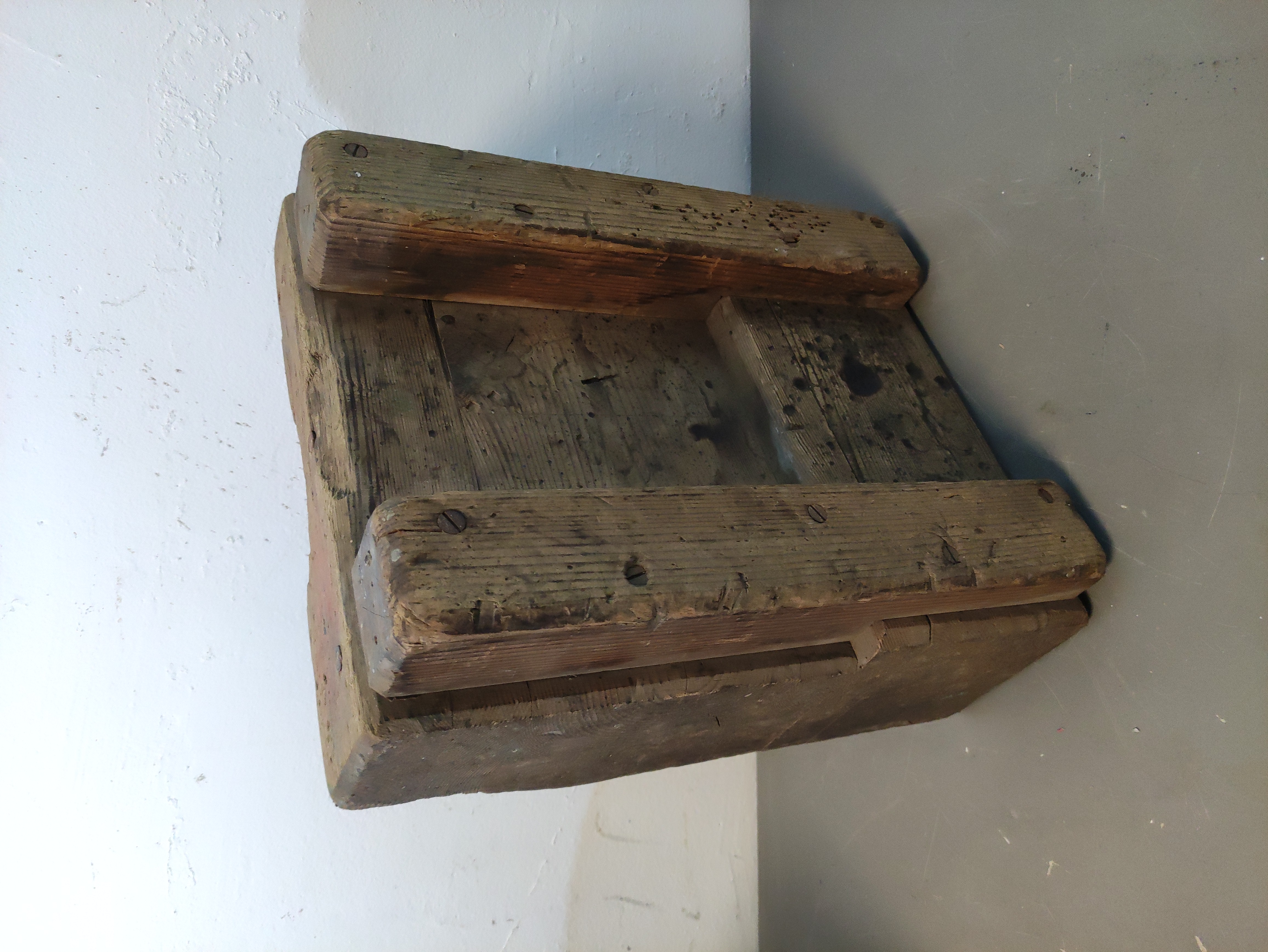 molde industrial escultura objeto deco mad 43x34x18 1u